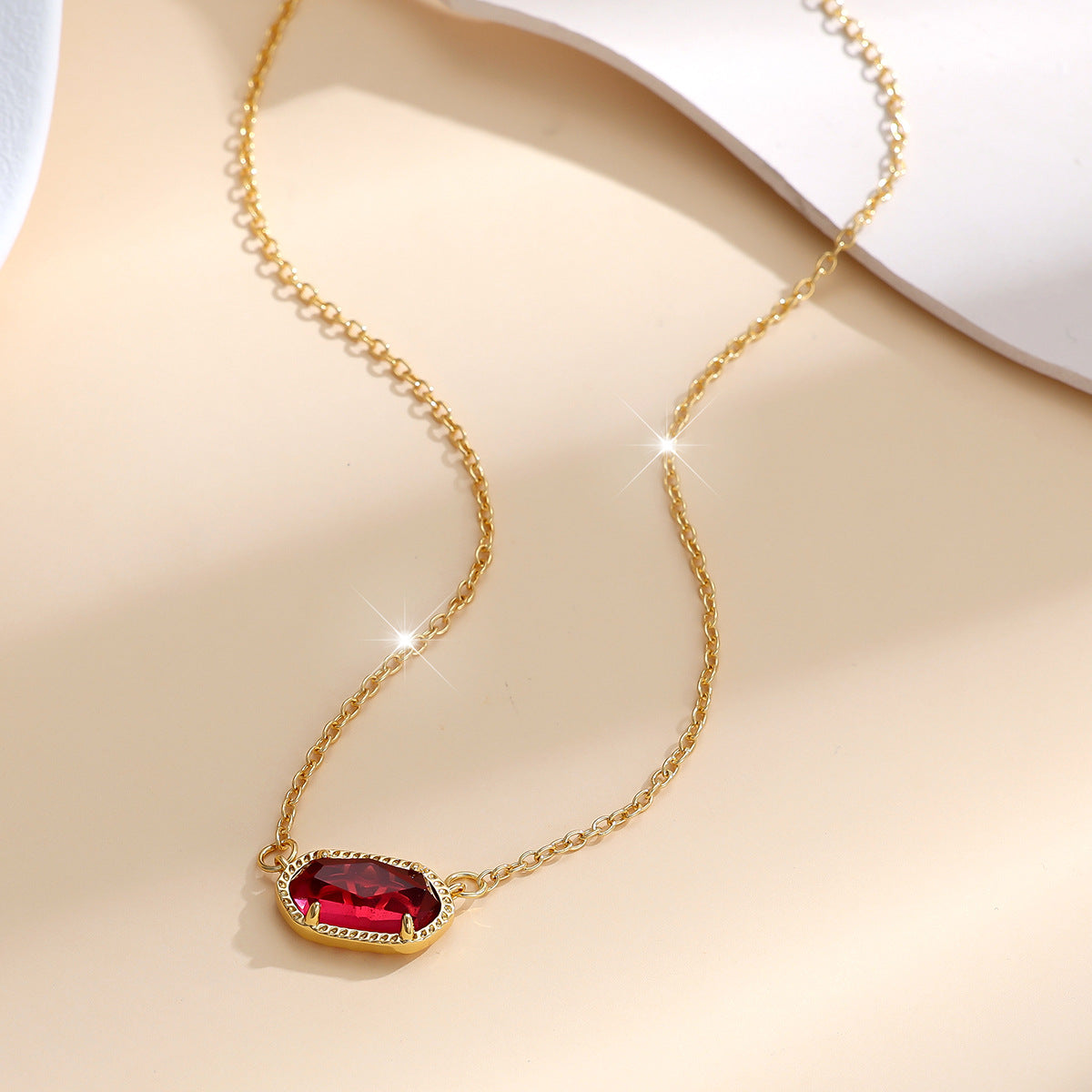 Klassisk Oval Rubin Halsband | Guld