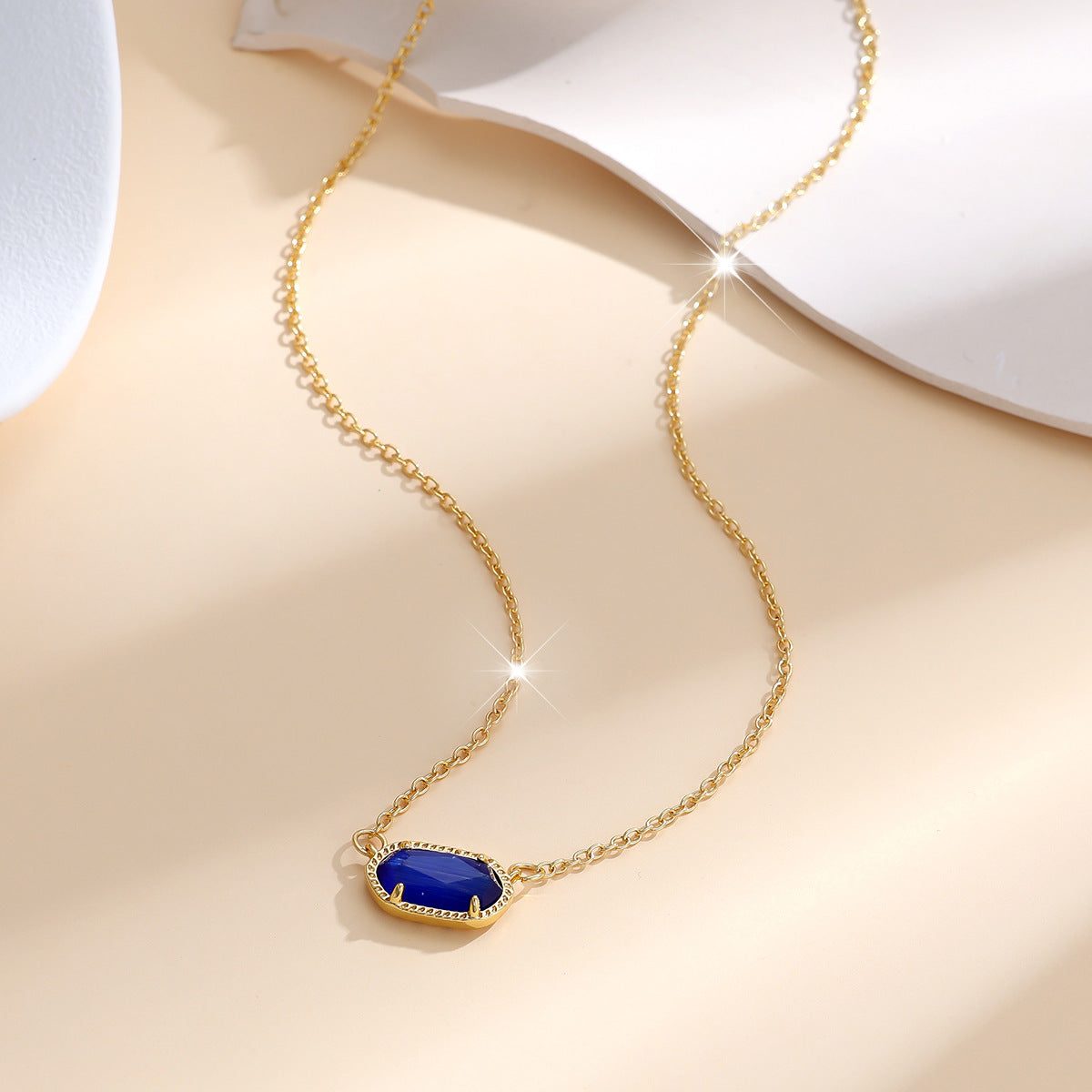 Klassisk Oval Safir Halsband | Guld