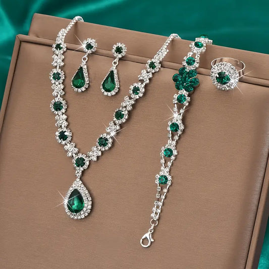 Adriana Lysandre Smycke Set | Vitguld