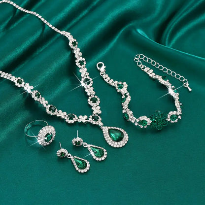 Adriana Lysandre Smycke Set | Vitguld