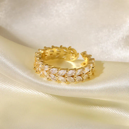 Clarisse Mönstrad Guld Ring