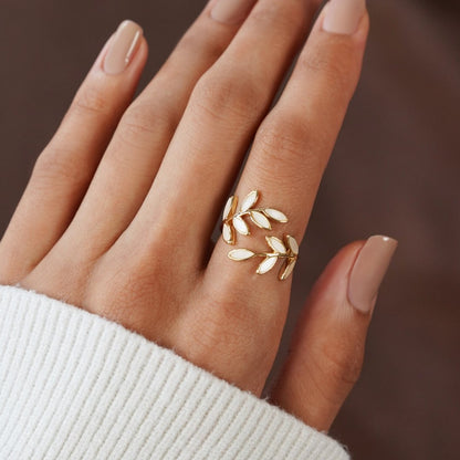 Guld Leaf Motif Ring